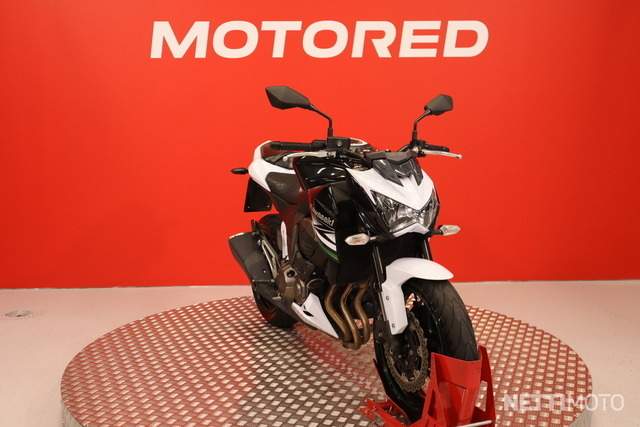 Kawasaki Z 800 Ilmainen kotiintoimitus Suomi pyörä Huoltokirja 800