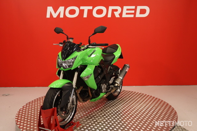 Kawasaki Z 1000 Ilmainen kotiintoimitus Suomi pyörä Yoshimura