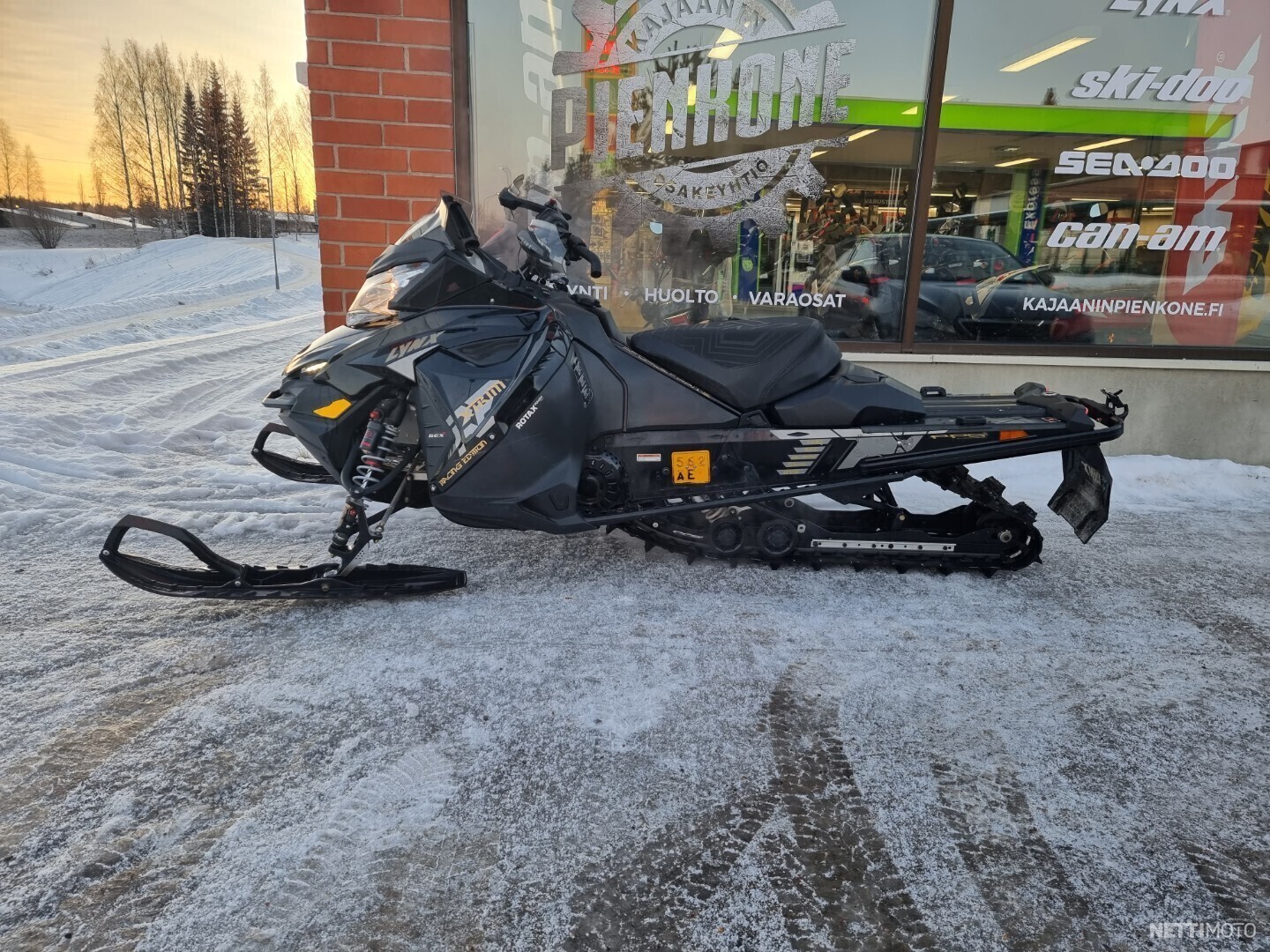 Lynx X Trim Re E Tec Cm Kajaani Snow Mobile Nettimoto