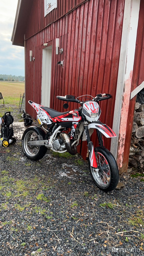 Husqvarna SM 125 125 cm³ 2006 Laihia Moottoripyörä Nettimoto