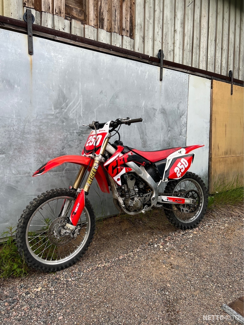 Honda Crf R Cm Maaninka Moottoripy R Nettimoto