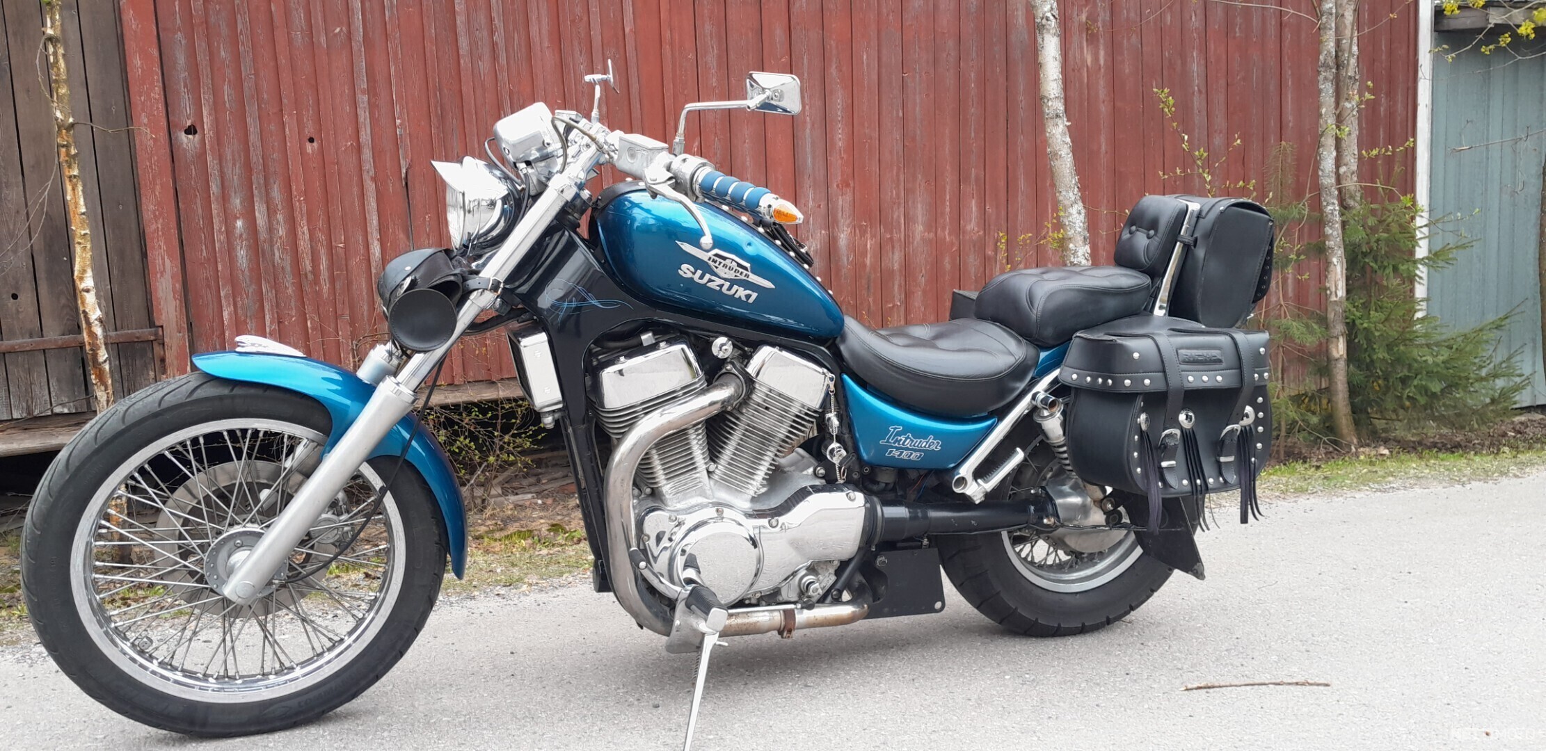 Japanese for Germans: A Suzuki Intruder 1400 EuroCustom Motorcycle