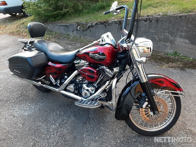 Harley-Davidson Touring FLHRS Road King Custom 1 500 cm³ 2006