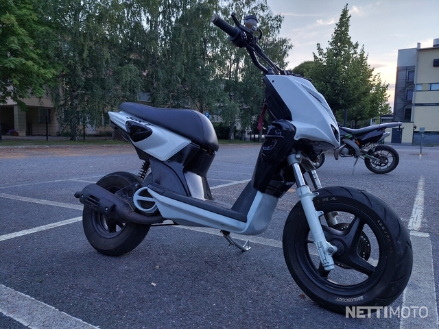 Scooter et moto 50 cm³ : Yamaha Slider 50 cm³