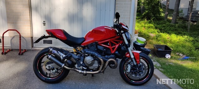 Ducati 850 store monster