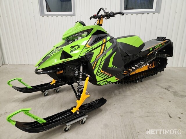 Arctic Cat M-sarja M8000 146