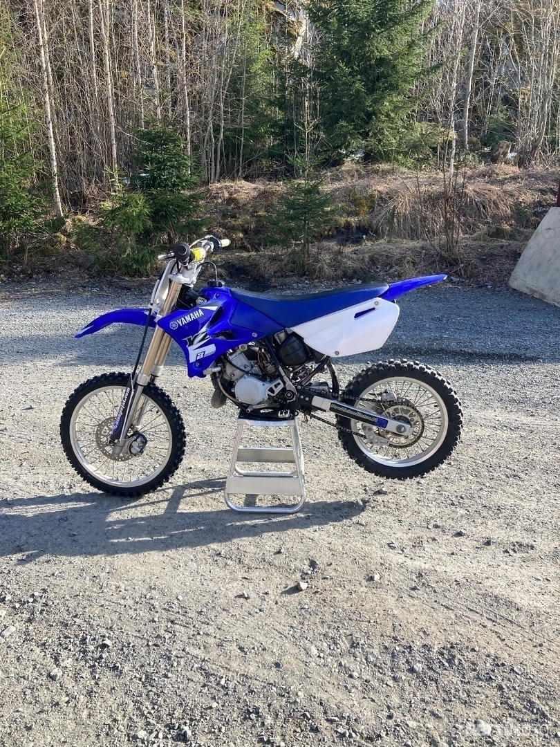 2010 yz85