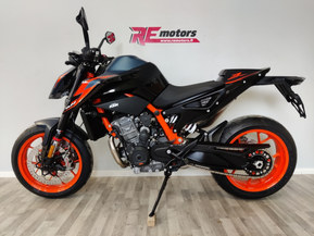 KTM 890