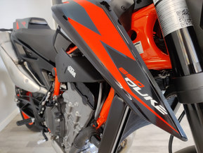 KTM 890
