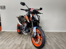 KTM 890
