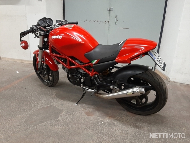 Ducati sale monster 700