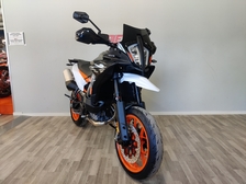 KTM 890