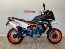 KTM 890