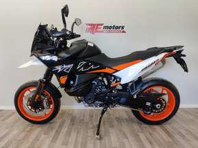 KTM 890