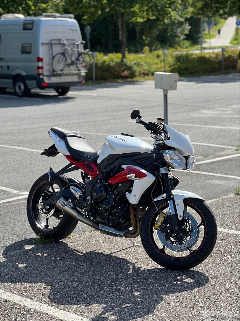 Street triple hotsell 675 2019