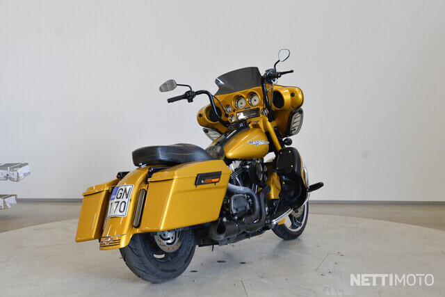 Harley-Davidson Touring FLHX Street Glide - Suomi-pyörä, 19