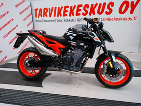 KTM 890
