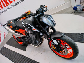 KTM 890