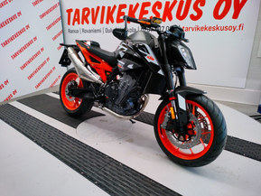 KTM 890