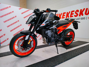 KTM 890