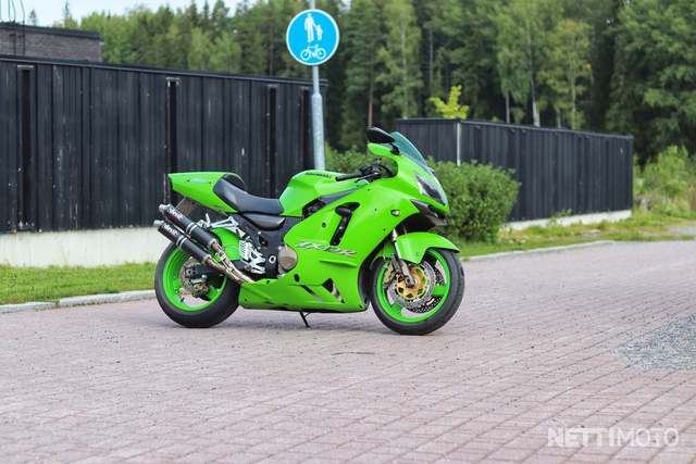 Kawasaki ZX-12R 180 hv 1 200 cm³ 2003 - Tampere - Motorcycle 