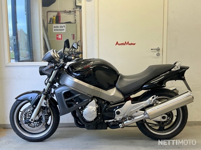 Honda X11 1 100 cm³ 1999 Tuusula Moottoripyörä Nettimoto