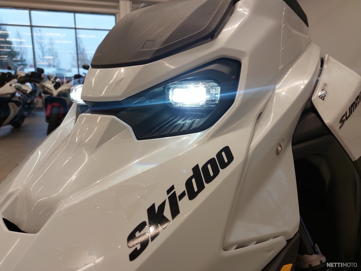 Ski-Doo Summit EDGE 850 E-TEC/ 146* - Takuu 2027 loppuvuoteen