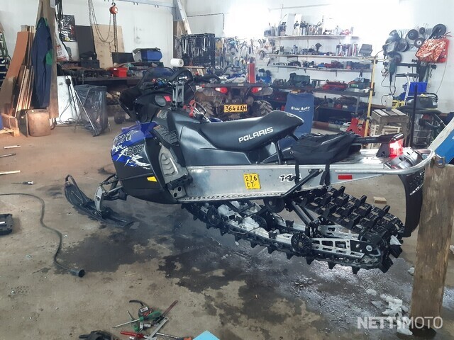 Polaris RMK 800 144 800 cm³ 2010 - Kaavi - Moottorikelkka - Nettimoto