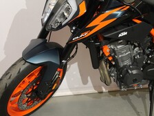 KTM 890