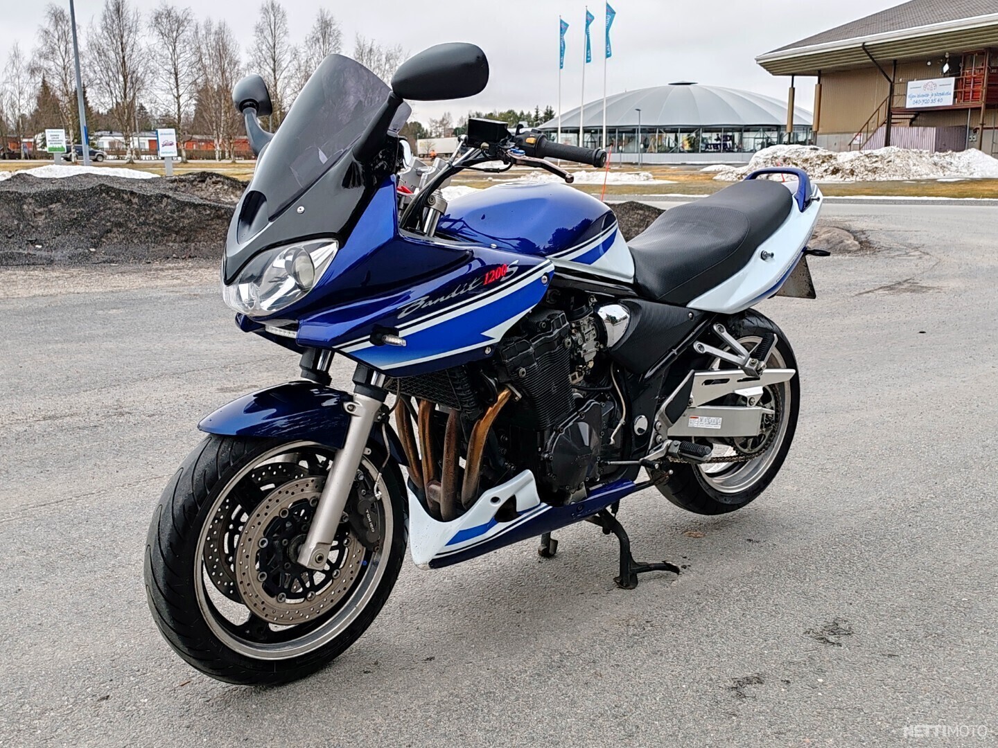 Suzuki GSF 1200 S Bandit JUURI HUOLLETTU AKRAPOVIC 3X LAUKUT YMS suzuki-gsf-1200-s-bandit-juuri-huollettu-akrapovic-3x-laukut-yms