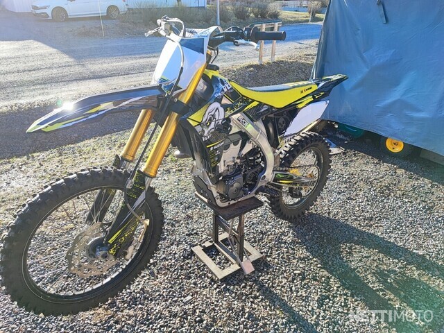 Suzuki RM-Z