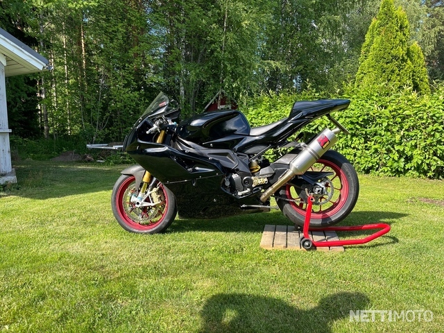 Aprilia RSV