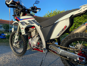 AJP Motors PR7 Adventure