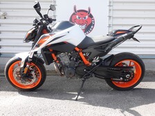 KTM 890