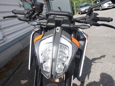 KTM 890