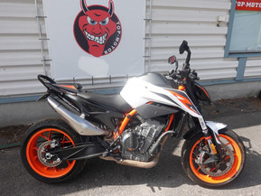 KTM 890