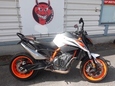KTM 890
