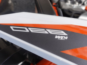 KTM 890