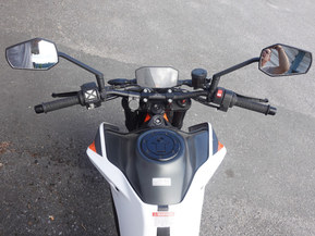 KTM 890