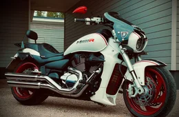 Suzuki Intruder