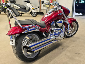 Suzuki Intruder