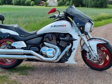 Suzuki Intruder