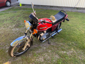 Suzuki GS