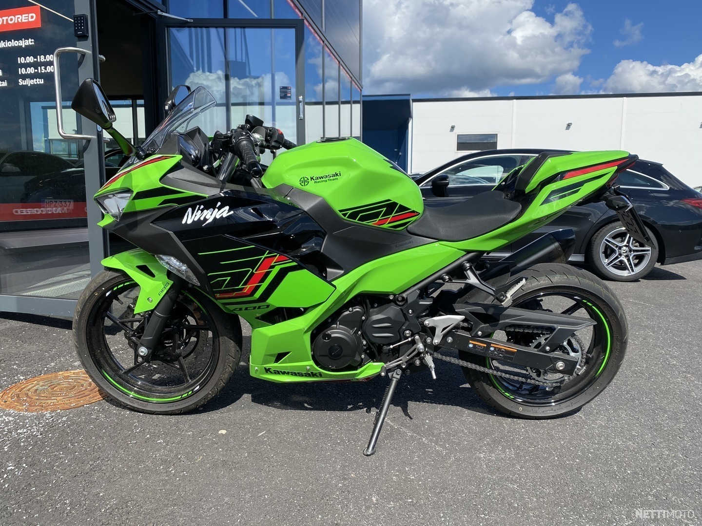 1 / 4