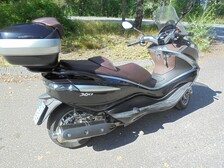 Piaggio X10
