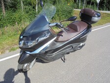 Piaggio X10