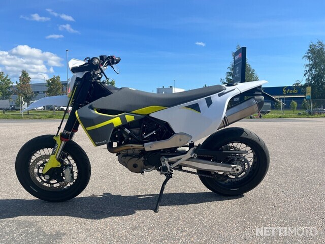 2021 husky 701
