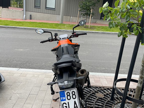 KTM 890