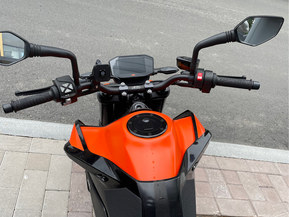 KTM 890