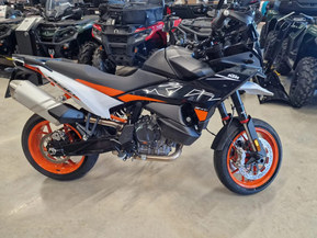 KTM 890